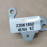 Toyota Avensis T27 Pārnesumu pārslēgšanas lāpstiņa downshift (-) Kreisais kronšteins 8411305010