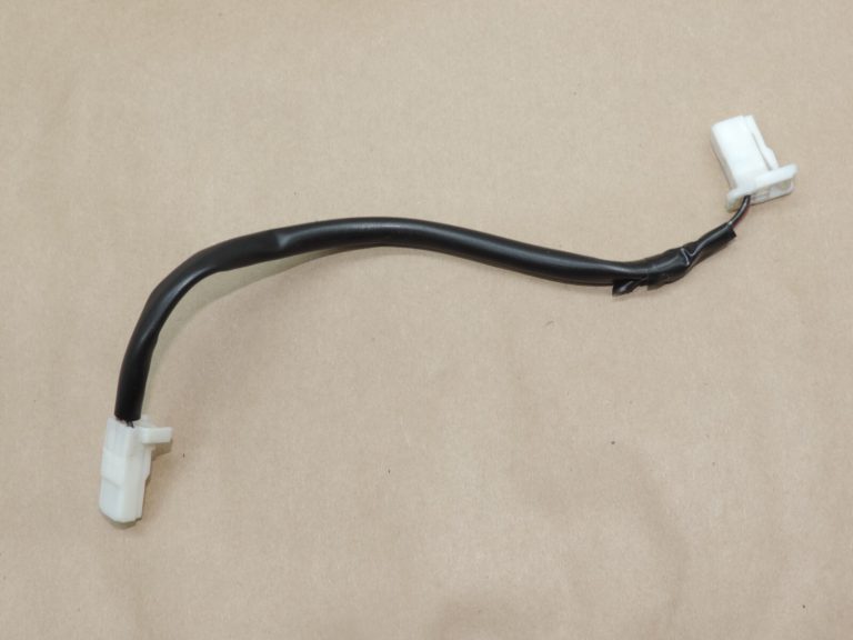 Toyota Avensis T27 stūres kolonnas slēdzis kruīza vadības slēdža vadu instalācija 8463305010
