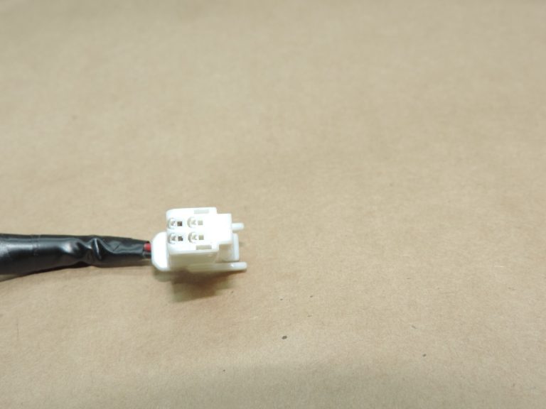 Toyota Avensis T27 stūres kolonnas slēdzis kruīza vadības slēdža vadu instalācija 8463305010