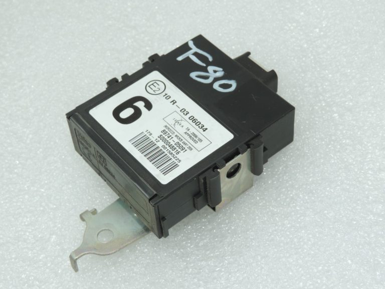 Toyota Avensis T27 elektroniskais modulis centrālās bloķēšanas vadības bloks 8974105091