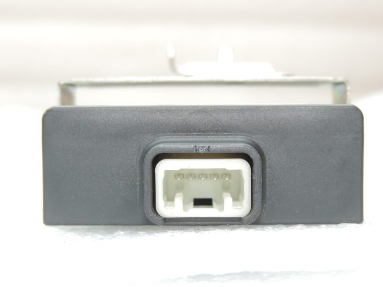 Toyota Avensis T27 elektroniskais modulis centrālās bloķēšanas vadības bloks 8974105091