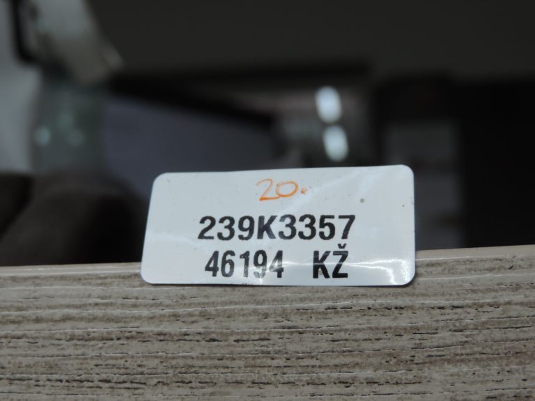 Oriģinālais Toyota Avensis T27 kombi jumta antenas stienis 8630905050