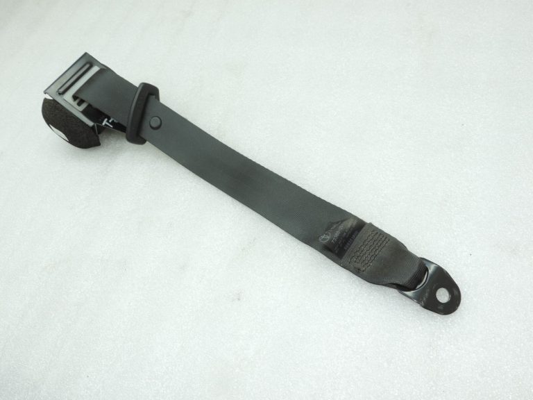 Oriģinālā Toyota Avensis T27 Kombi aizmugurējā drošības josta kreisā labā 7336005170C0
