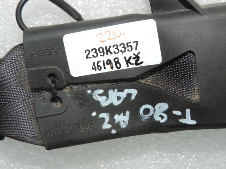 Oriģinālā Toyota Avensis T27 Estate Aizmugurējās drošības jostas sprādze pa labi 7338005020C0