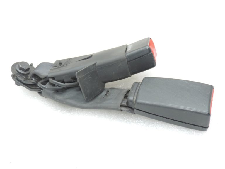 Oriģinālā Toyota Avensis T27 Aizmugurējās drošības jostas sprādzes centrālais dubultais 7348005060C1