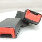 Oriģinālā Toyota Avensis T27 Aizmugurējās drošības jostas sprādzes centrālais dubultais 7348005060C1