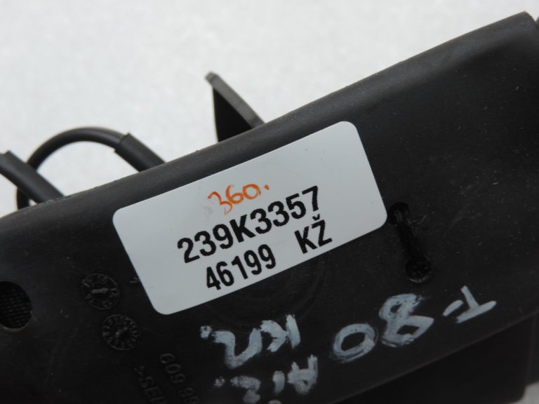 Oriģinālā Toyota Avensis T27 Aizmugurējās drošības jostas sprādzes centrālais dubultais 7348005060C1