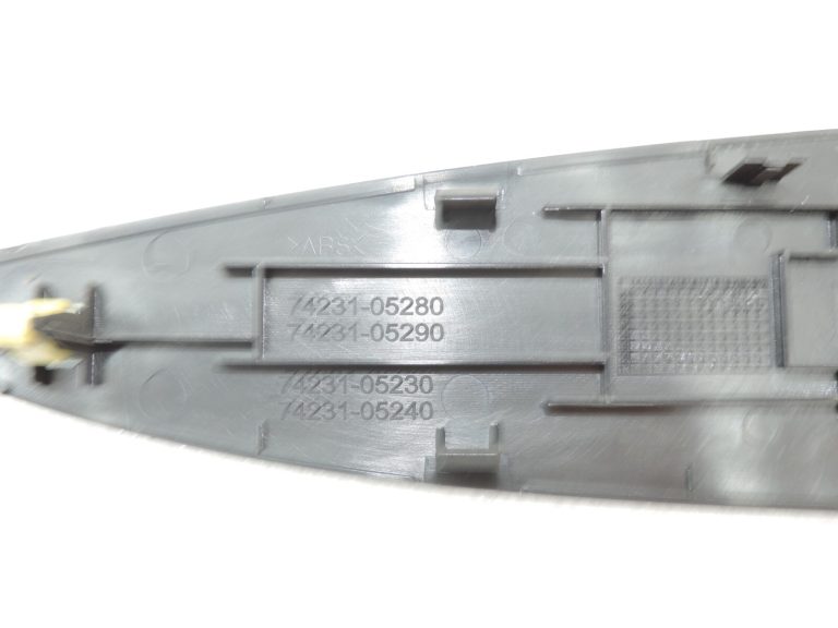 Toyota Avensis T27 Logu regulatora slēdža vāks priekšējais labais 7423105230