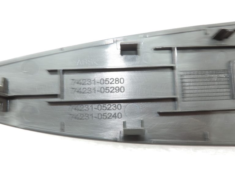 Toyota Avensis T27 Logu regulatora slēdža vāks priekšējais labais 7423105230
