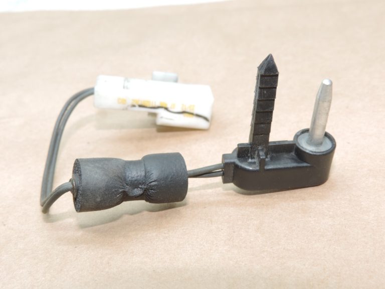 Oriģināls Toyota Avensis T27 gaisa kondicioniera iztvaicētāja temperatūras sensors 8862502110