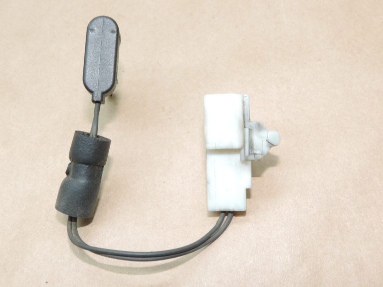 Oriģināls Toyota Avensis T27 gaisa kondicioniera iztvaicētāja temperatūras sensors 8862502110