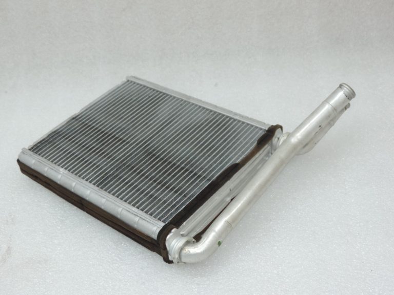 Oriģināls Toyota Avensis T27 radiatora iekšējais apsildes siltummainis 8710702150