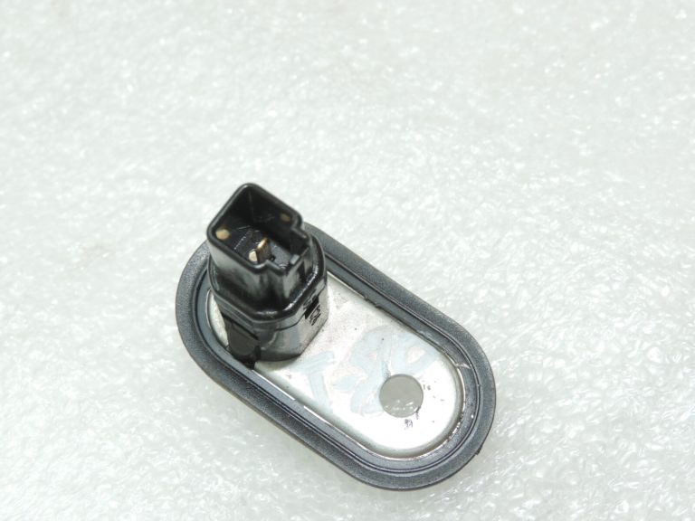 Oriģināls Toyota Lexus kontakta slēdzis priekšējām aizmugurējām durvīm 842310D030 84231-0D030