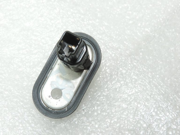 Oriģināls Toyota Lexus kontakta slēdzis priekšējām aizmugurējām durvīm 842310D030 84231-0D030