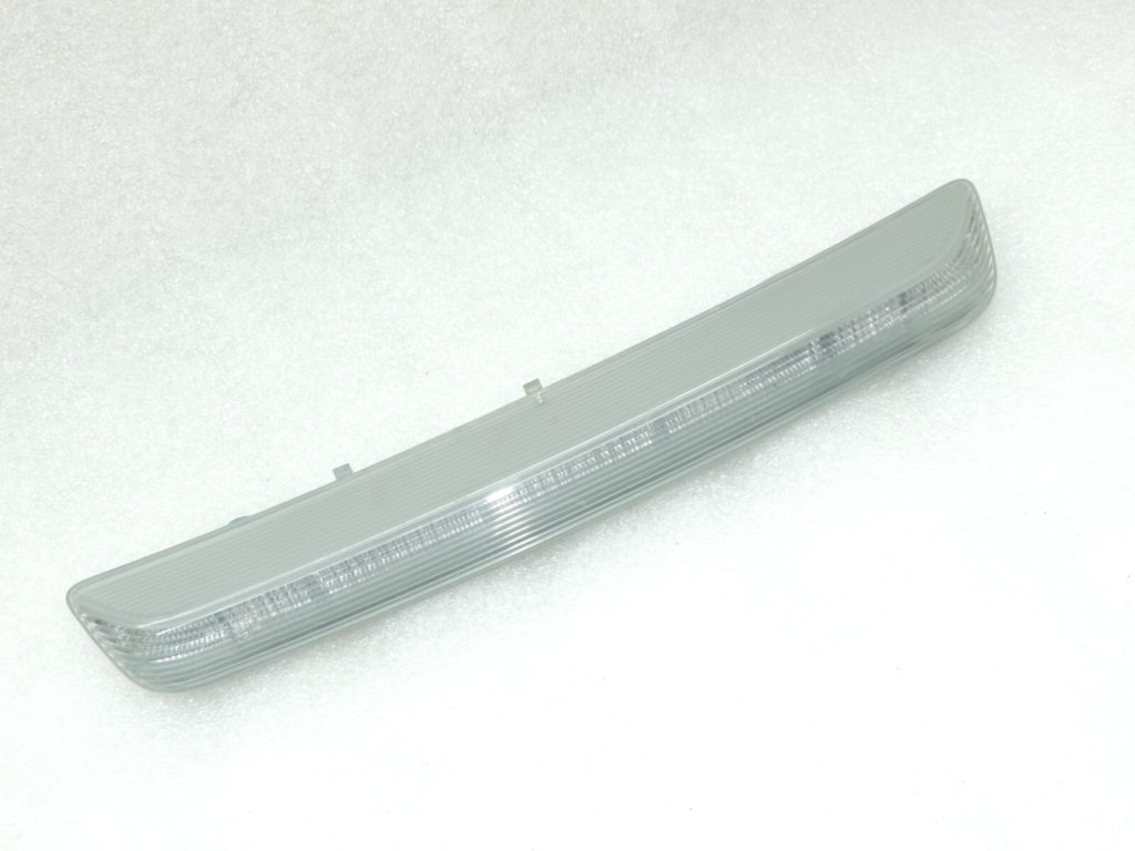 Oriģināls Toyota Avensis T27 kombi Trešais bremžu lukturis 8157005110 81570-05110