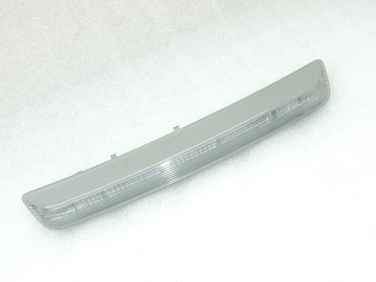 Oriģināls Toyota Avensis T27 kombi Trešais bremžu lukturis 8157005110 81570-05110
