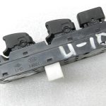 OEM Kia Sorento I (BD) Elektriskā loga slēdzis priekšējais kreisais vadītājs 93570-3E210BL