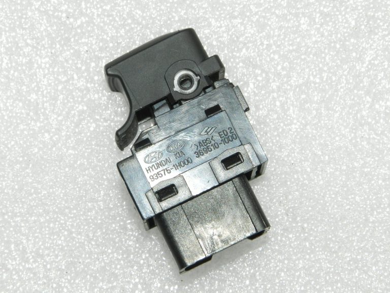 Kia Sportage Mk3 aizmugurējais elektrisko logu slēdzis 93575-1H000, 935751H000 Oriģināls