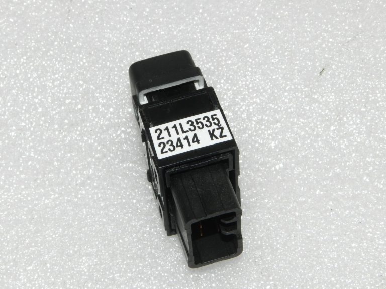 Kia Sportage Mk3 aizmugurējais elektrisko logu slēdzis 93575-1H000, 935751H000 Oriģināls