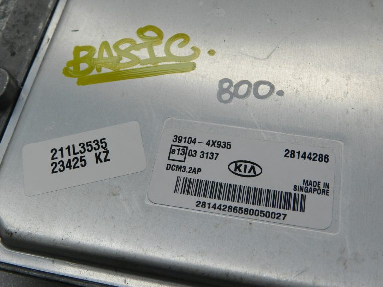 Kia Carnival VQ 2.9 CRDi motora vadības bloks Dzinēja ECU 39104-4X935
