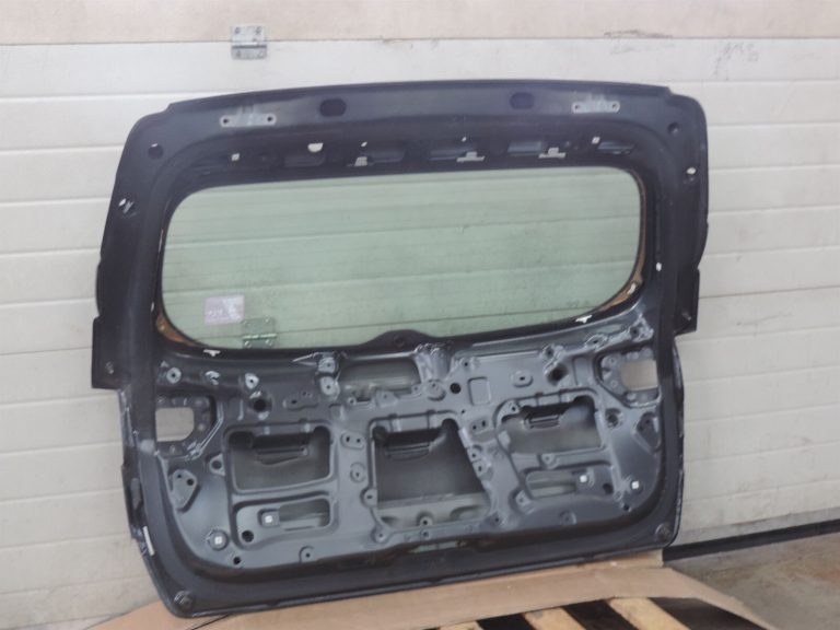 Kia Sportage IV QL 15-19 Aizmugurējās durvis Aizmugurējās durvis Krāsa – 1K