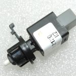 Oriģināls Kia Sportage IV (QL) bremžu gaismas slēdzis 938103S700 938133S800