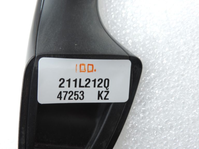 Oriģinālais Kia Sportage IV (QL) Ārējo durvju rokturis aizmugurējais kreisais BLACK PEARL [1K]