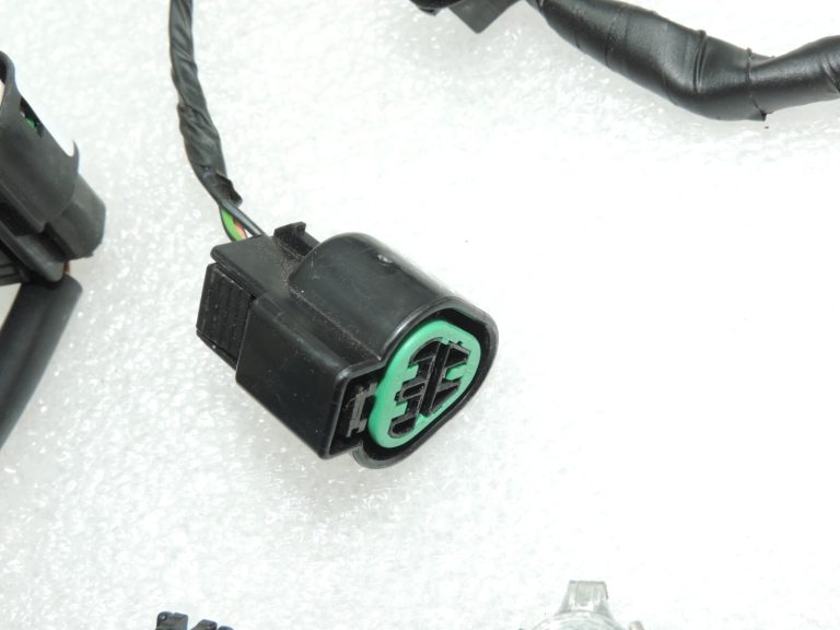 Oriģinālā Kia Sportage IV (QL) aizmugurējo durvju instalācija 91680-F1010, 91680F1010