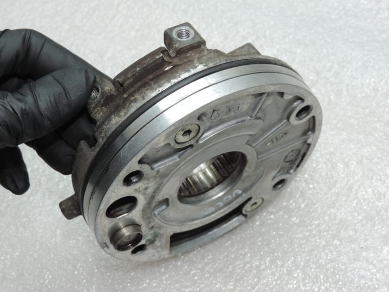 Oriģināls Volvo 2.4 D5 eļļas sūknis 3077709