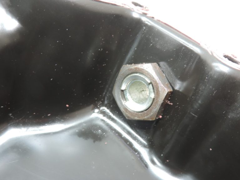 Oriģināla Volvo 4 pakāpju automātiskā transmisija AW50-42LE Transmisijas eļļas panna 6843115