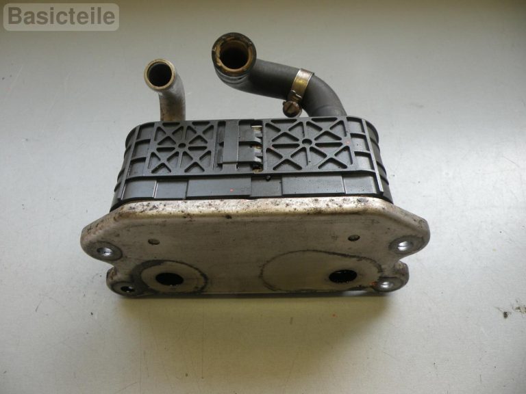 VOLVO S60 I, S80 I, V70 II III, XC70 I, XC90 I 2.4D 01.01-12.14 Eļļas dzesētājs 8677973