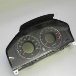Volvo V70 III 3 2.4 D5 dīzeļdegviela Milen Spidometra instrumentu klasteris