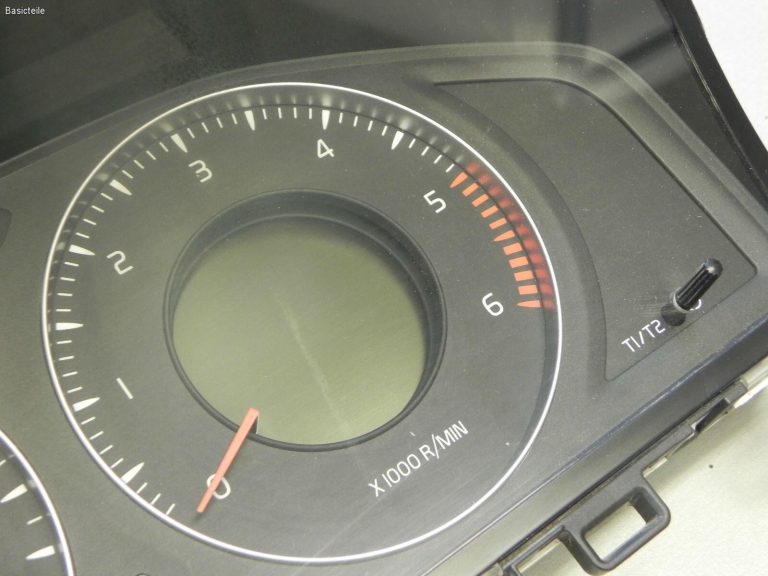 Volvo V70 III 3 2.4 D5 dīzeļdegviela Milen Spidometra instrumentu klasteris