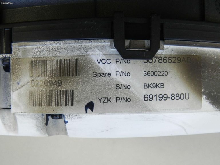 Volvo V70 III 3 2.4 D5 dīzeļdegviela Milen Spidometra instrumentu klasteris
