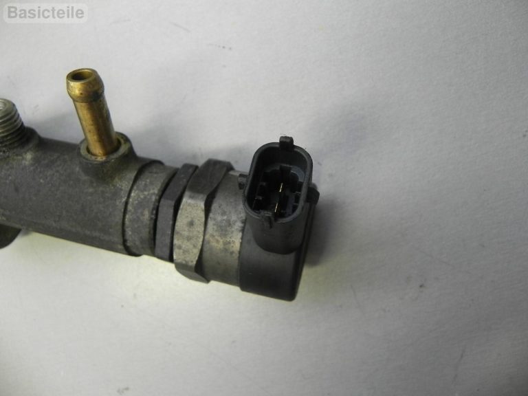 Iesmidzināšanas kolektors dīzeļdegvielai Volvo V70 S80 XC70 XC90 S60 XC60 2.4 D5 31259011