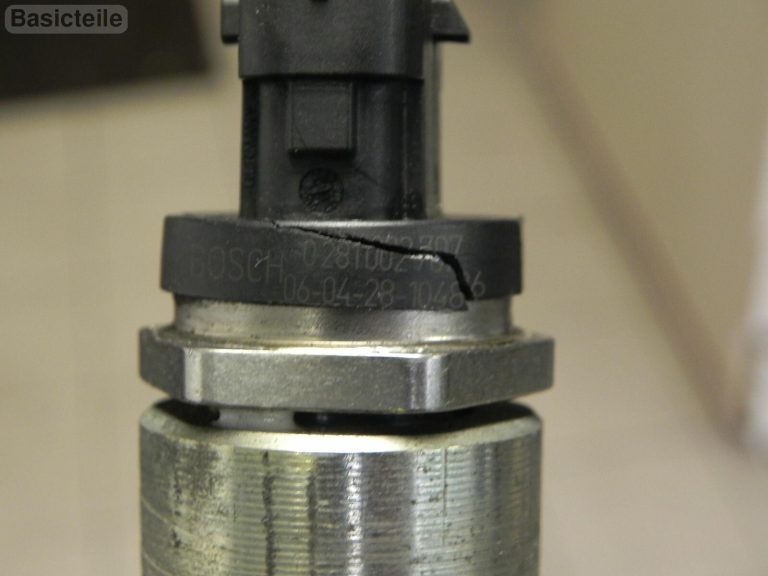 Iesmidzināšanas kolektors dīzeļdegvielai Volvo V70 S80 XC70 XC90 S60 XC60 2.4 D5 31259011