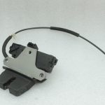 Oriģinālā Volvo S80 II aizmugurējo durvju slēdzene 31440242