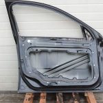 Volvo S80 II priekšējās kreisās durvis Kreisās durvis – Krāsa – 452 – Melns safīra metālika tonis