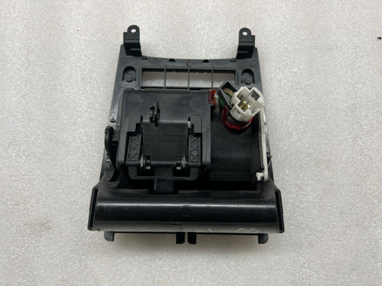Volkswagen golf TDI SE centrālās konsoles pelnu trauks 1k0857961
