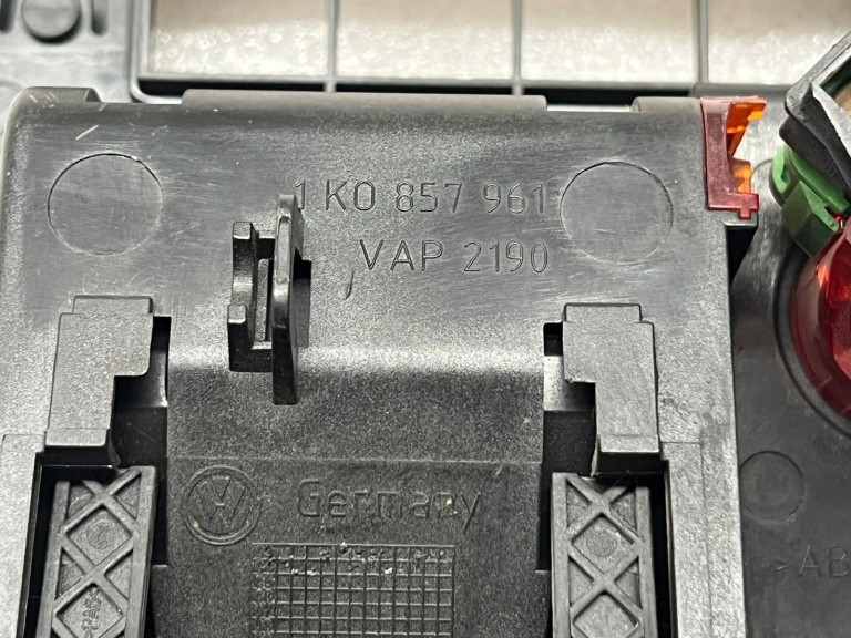 Volkswagen golf TDI SE centrālās konsoles pelnu trauks 1k0857961