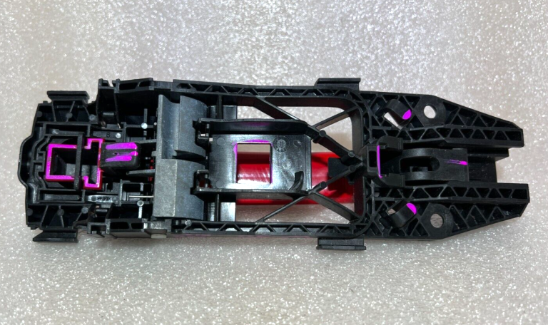 Volkswagen Polo aizmugurējais ārējais rokturis D8 / P3G flash sarkans 5n0837205