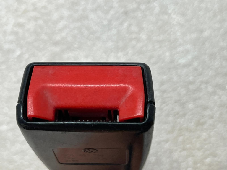 VW passat priekšējā labās drošības jostas sprādze 3c0857756 3C0857756EQVZ