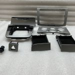 Volkswagen passat kombi centrālās konsoles apdare titāna sudraba krāsā