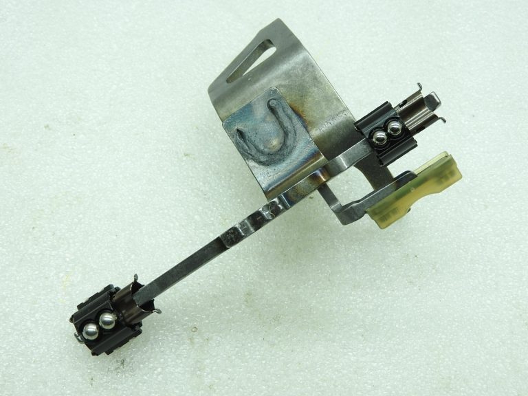 AUDI SEAT SKODA VW DSG DQ250 pārslēgšanas dakša ar slīdēšanas lodītēm Pārslēgšanas dakša 02E311549D