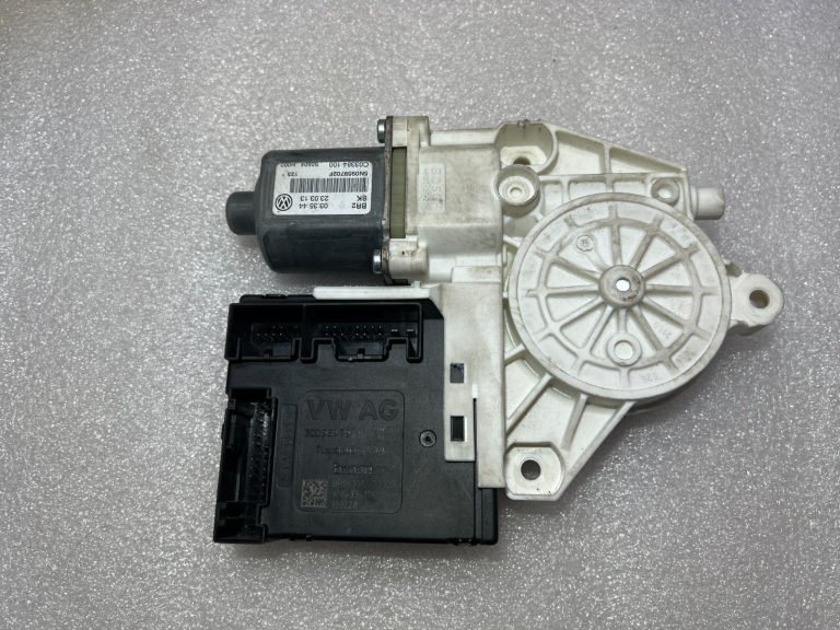 VW Logu regulatora motors priekšējais kreisais 5N0959702G 5N0959702JZ06