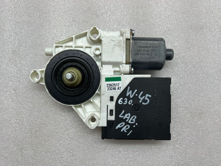 VW logu regulatora motora durvju vadības bloks priekšējais labais 5k0959793 5N0959702E