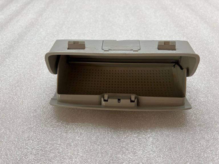 Volkswagen Tiguan Highline stiklu nodalījuma virsma 1k0868837g