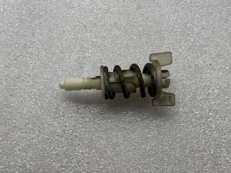 WV aizmugurējā luktura skrūvju stiprinājums 6RU945300 6RU 945 300
