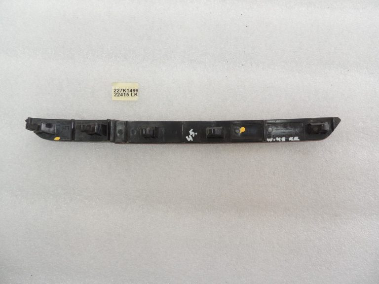 Volkswagen Tiguan II Aizmugurējā bampera kreisais atstarotājs 5NA945103 5NA945105A
