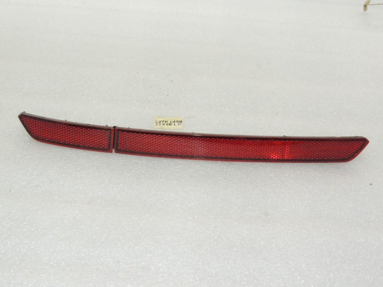 Volkswagen Tiguan II Aizmugurējā labā bampera atstarotājs 5NA945104 5NA945106A
